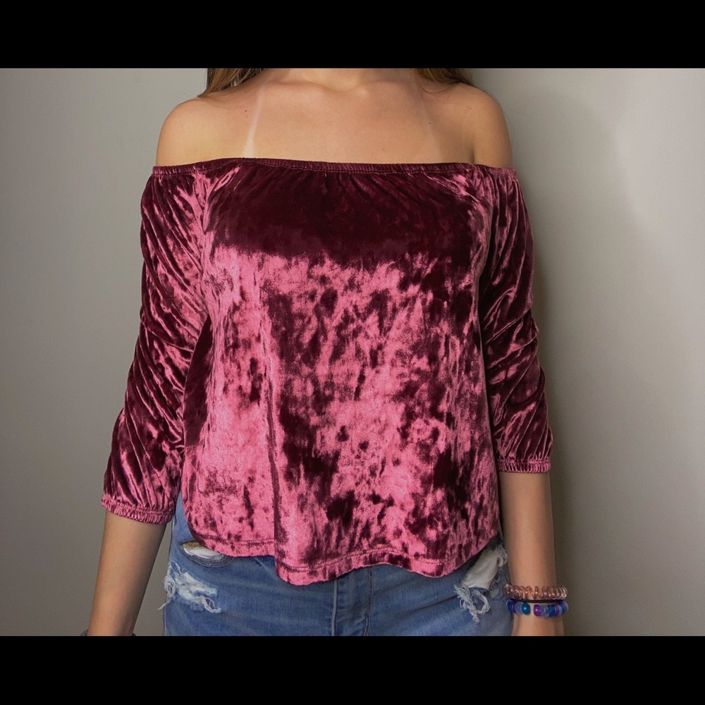 hollister velvet shoulder shirt